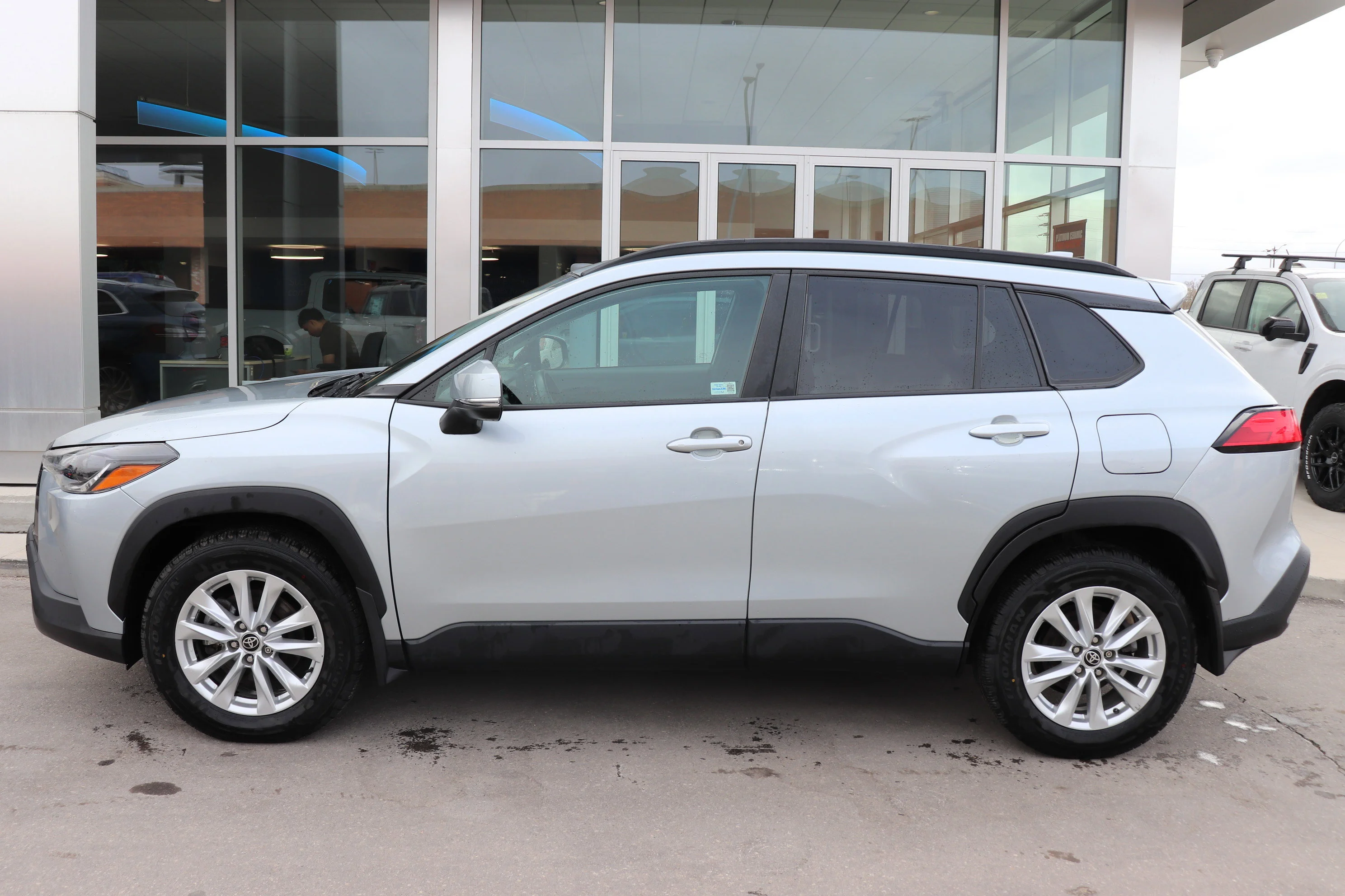 Used 2022 Silver Toyota LE image 3