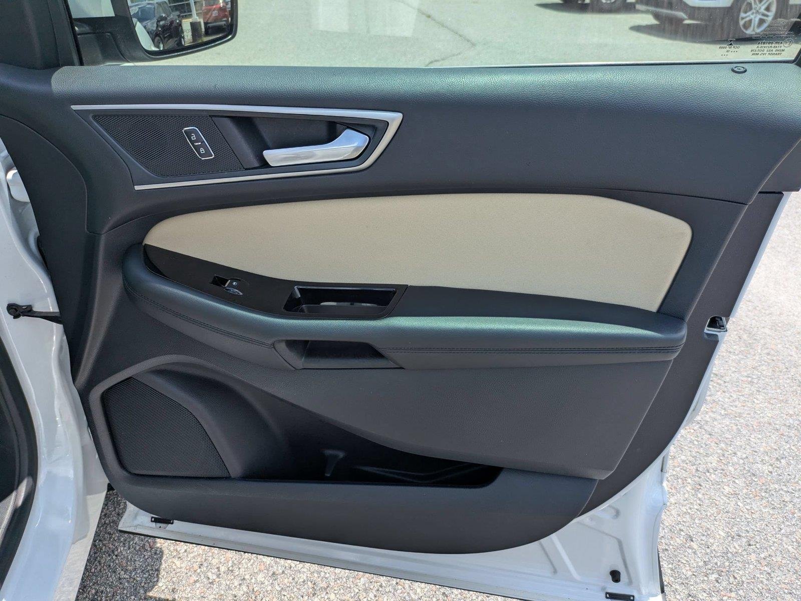 Used 2019  Ford SEL image 31