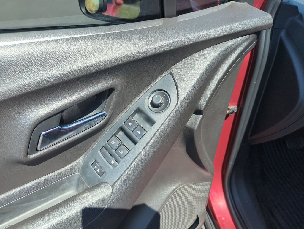 Used 2018 Red Chevrolet LT image 19