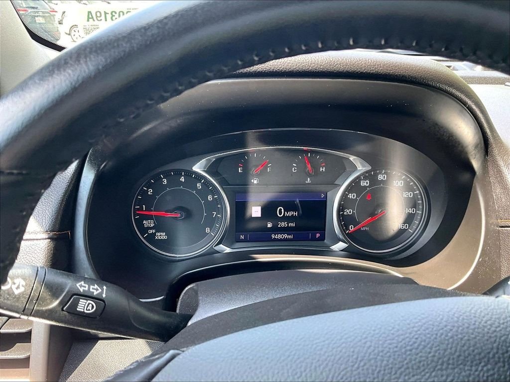 Used 2020 Black GMC SLT image 25