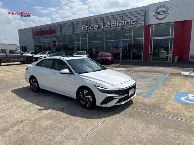 2025 Hyundai Elantra 2.0 SEL Convenience IVT's photo