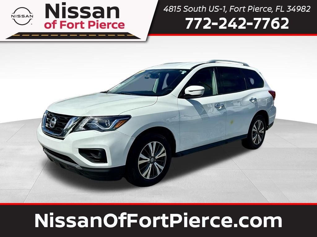 2017 Nissan Pathfinder SV