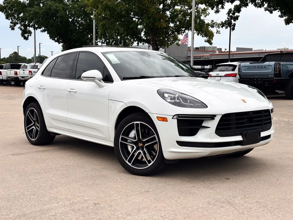 2021 Porsche Macan Turbo's photo