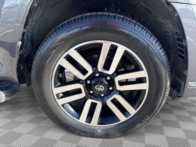 Certified Used 2021 MAGNETIC GRAY MET. Toyota  image 5