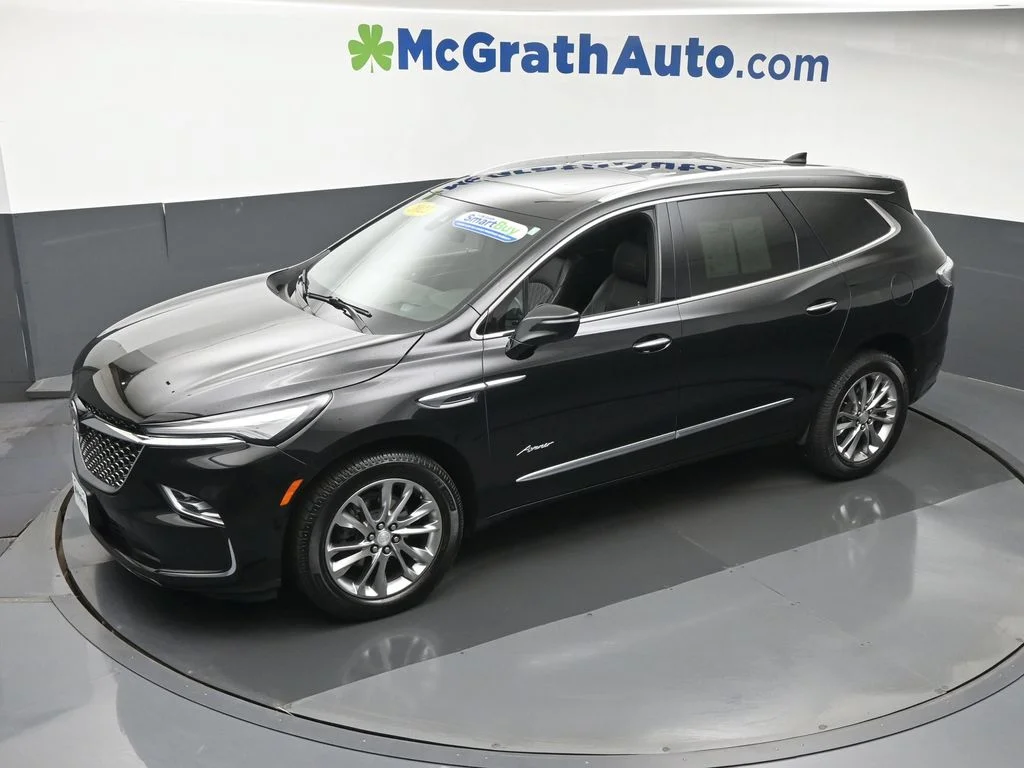 Used 2022 Black Buick Avenir image 23
