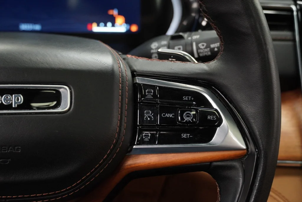Used 2024 White Jeep Summit Reserve image 35