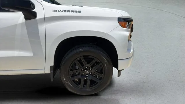Used 2025 Summit White Chevrolet Custom image 33