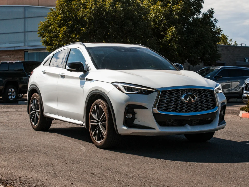 Used 2025 Radiant White INFINITI SENSORY image 3