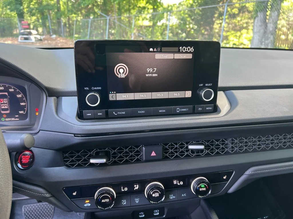 Used 2023 Silver Honda EX image 17