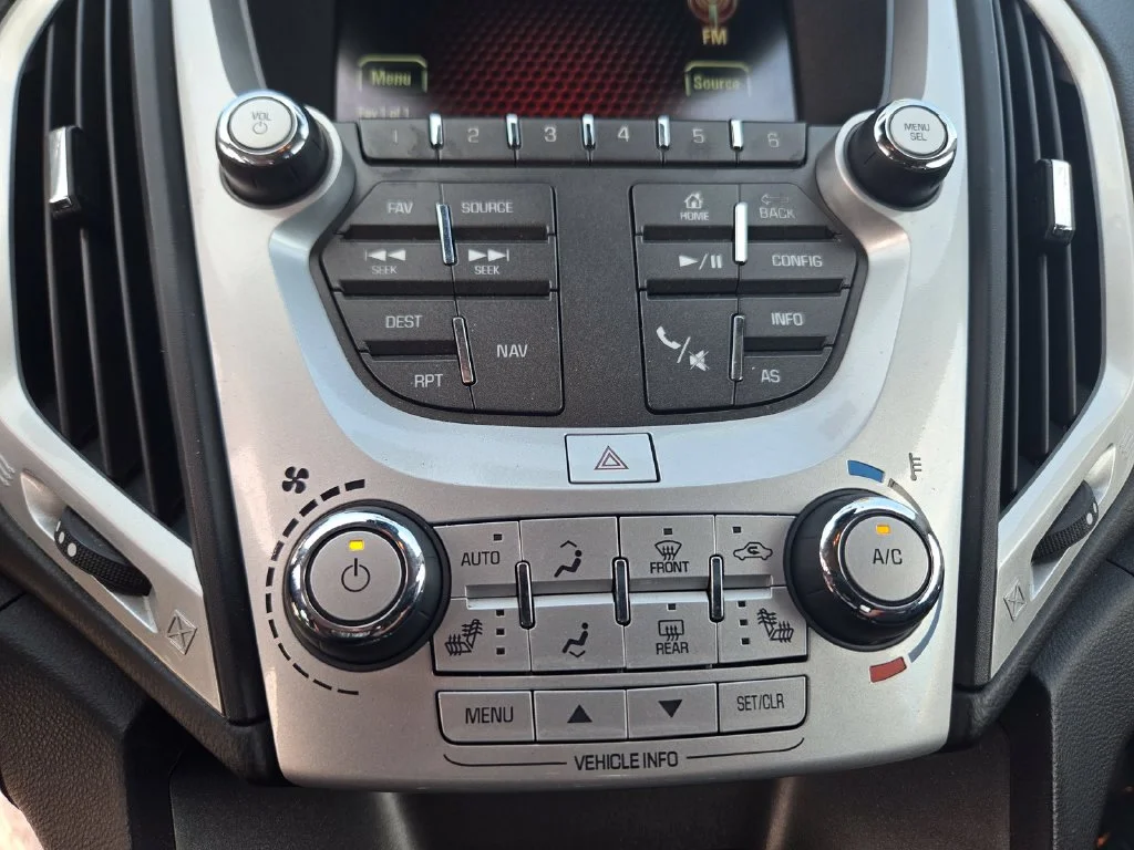 Used 2016 White Frost GMC Denali image 19