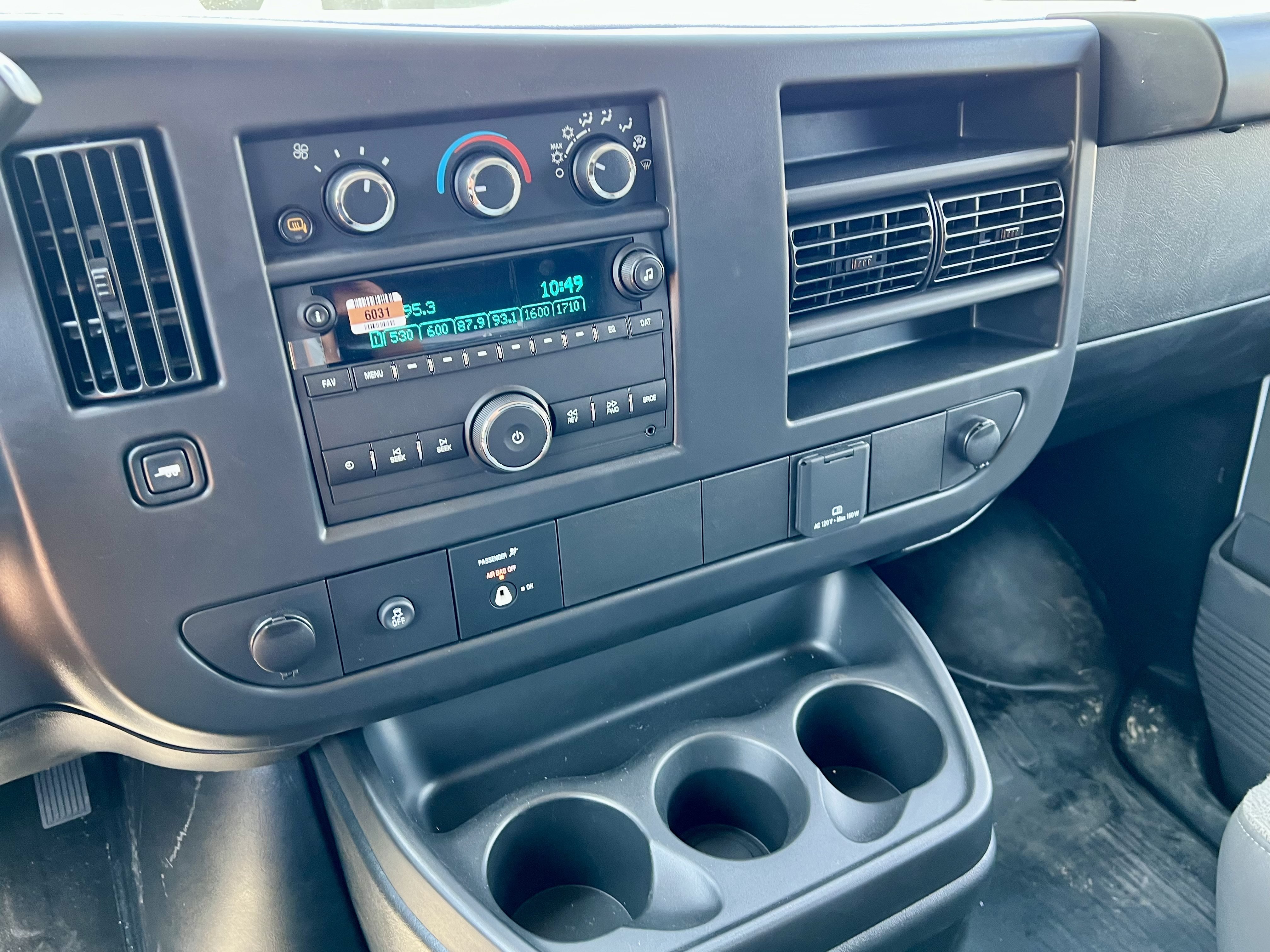 New 2026 Summit White GMC Work Van image 18