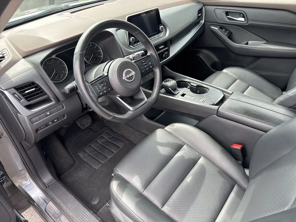 Used 2023 Gray Nissan SV image 29