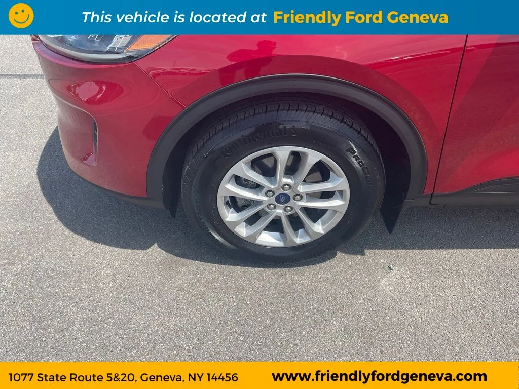 Used 2020 Red Ford SE image 9