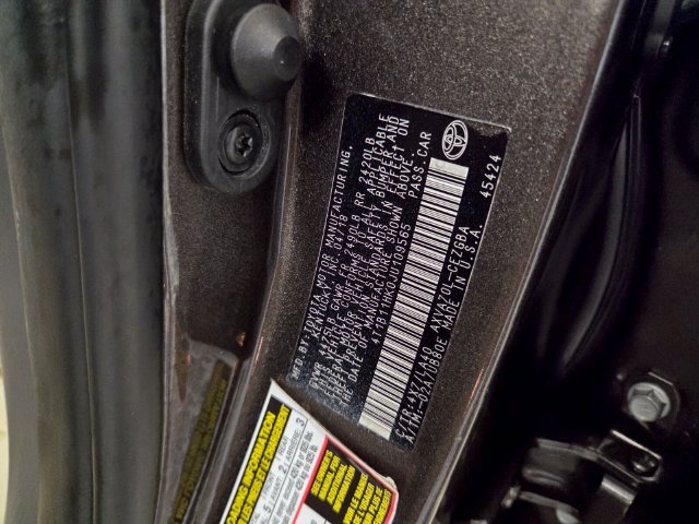 Used 2018 Brown Toyota XLE image 18