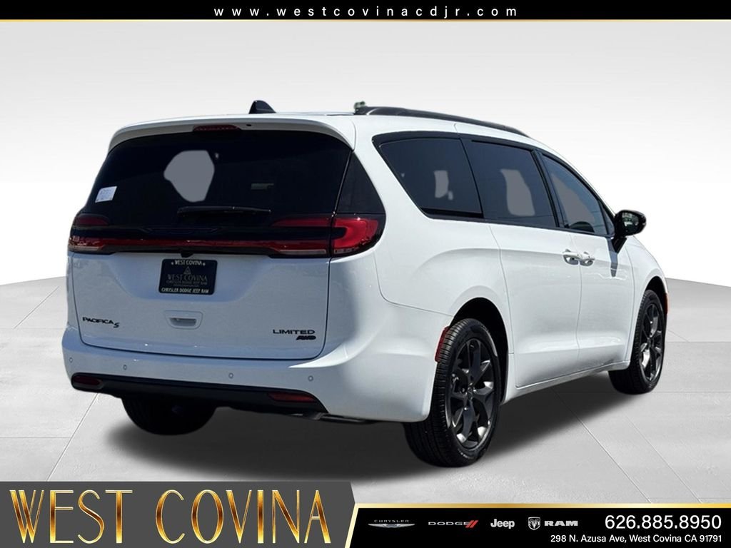 New 2027 Bright White Clear-Coat Exterior Paint Chrysler Limited image 8