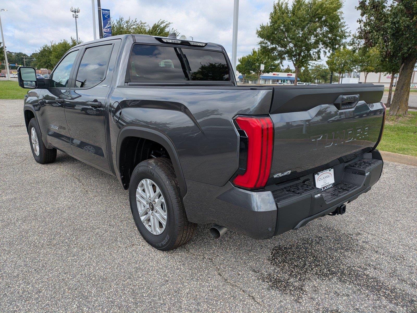 2026 Toyota Tundra SR5 - Photo 6