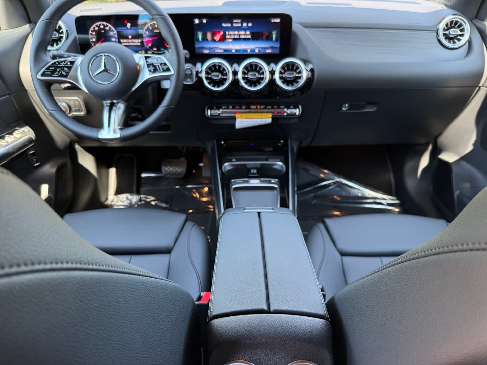 New 2026 Polar White Mercedes-Benz GLA 250 image 13