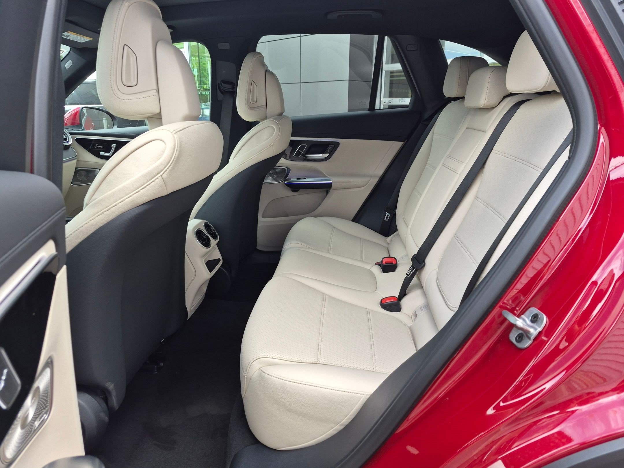 New 2027 MANUFAKTUR Patagonia Red Metallic Mercedes-Benz GLC 300 image 50
