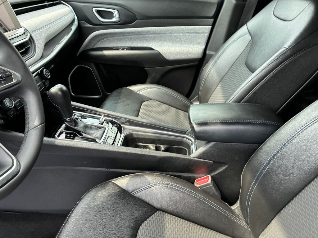 Used 2024 Blue Jeep Latitude image 17