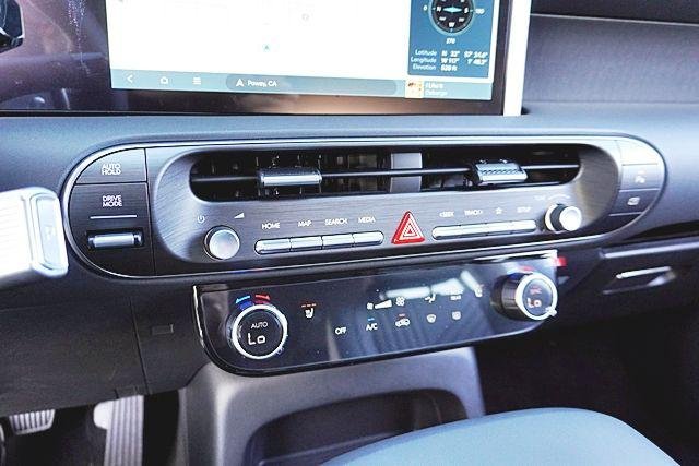 New 2026 Black Hyundai SEL FWD image 33