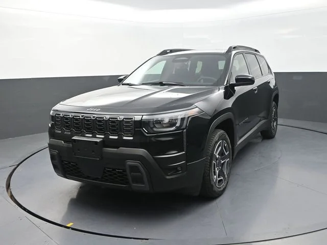 New 2026 Diamond Black Crystal Pearl-Coat Exterior Paint Jeep Laredo image 5