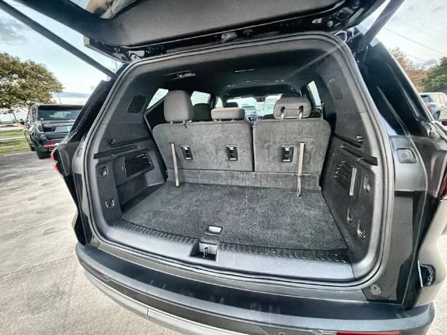 2026 Chevrolet Traverse LT - Photo 25