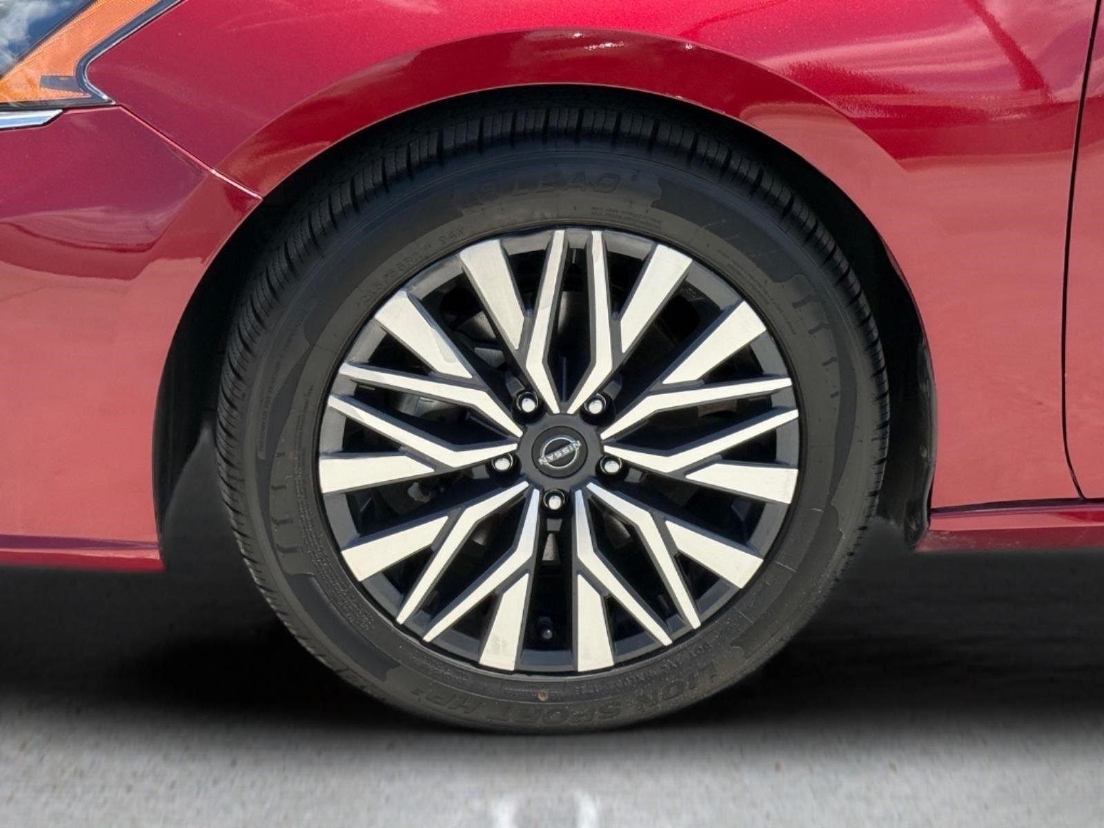 Used 2024 Scarlet Ember Nissan 2.5 SV image 10