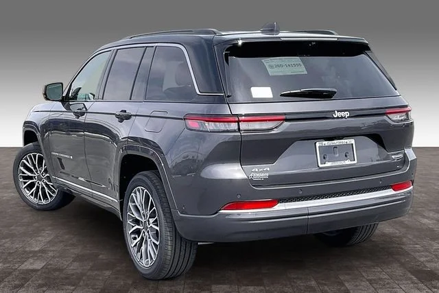 New 2026 Baltic Gray Metallic Clear-Coat Exterior Paint Jeep Summit image 3