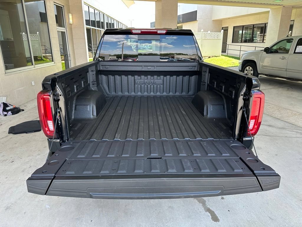 2026 GMC Sierra 1500 SLT - Photo 32