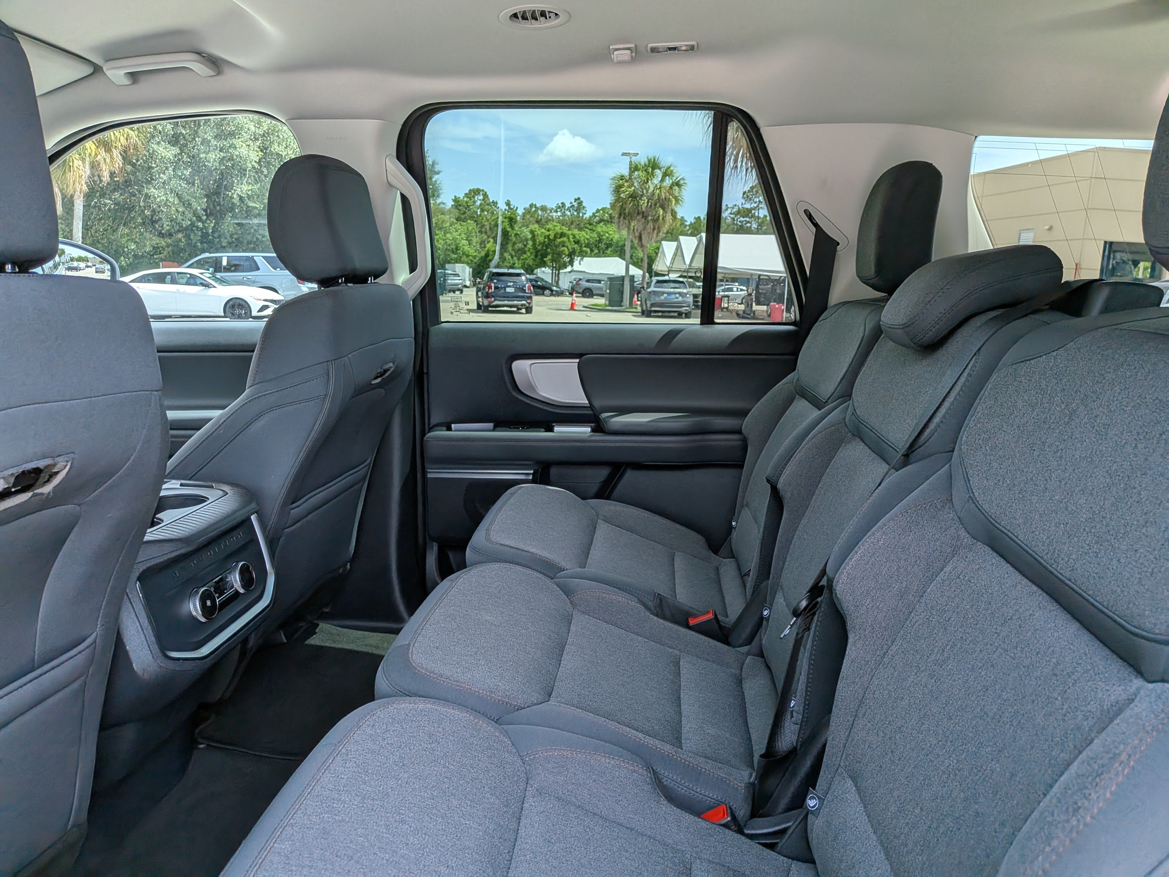 2025 Ford Expedition Active - Photo 14