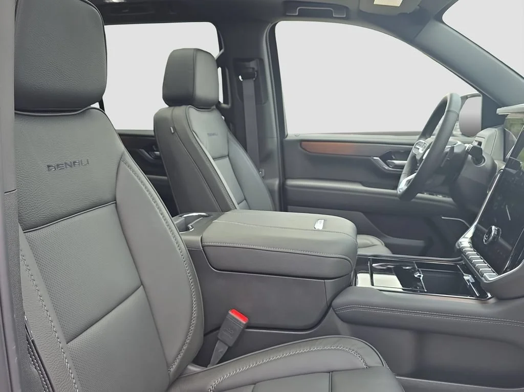 2026 GMC Yukon Denali - Photo 20