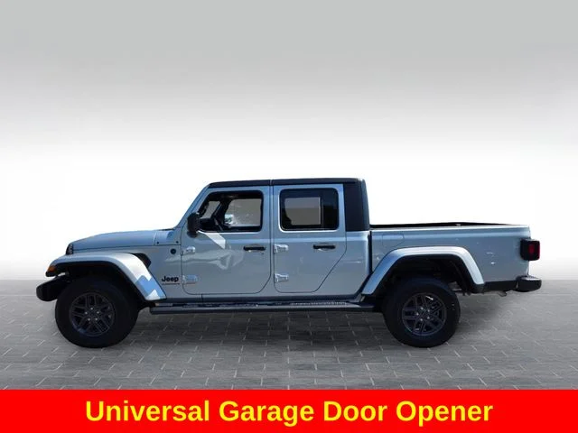 Used 2024 Silver Jeep Sport S image 5