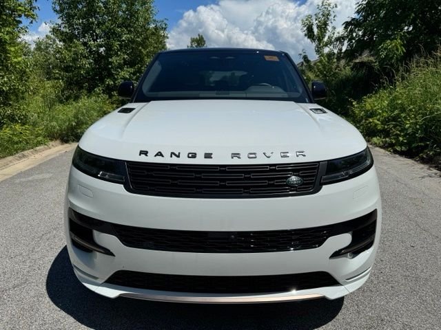 New 2026 Fuji White Land Rover Dynamic SE image 3