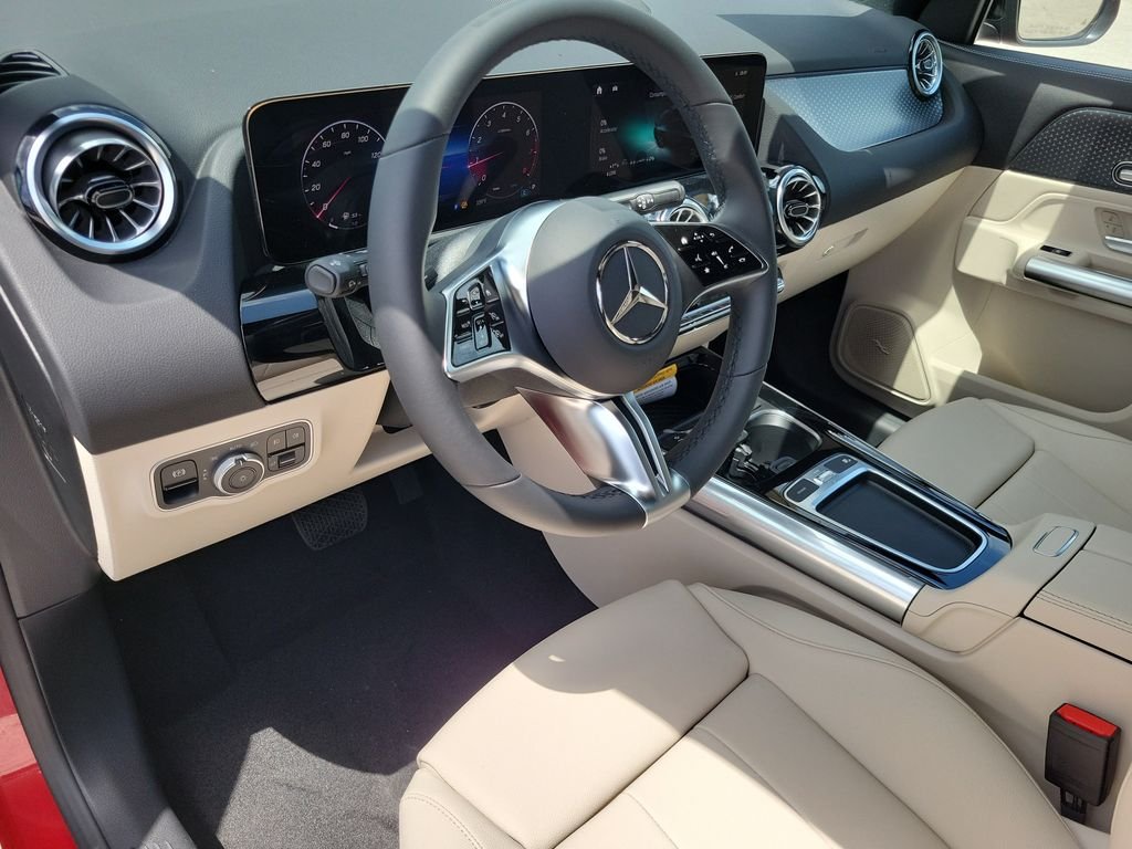New 2026 MANUFAKTUR Patagonia Red Metallic Mercedes-Benz GLA 250 image 21