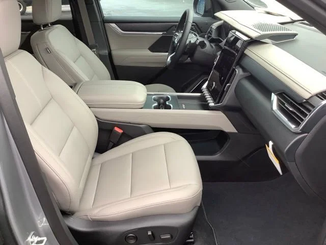 2026 GMC Acadia Elevation - Photo 17