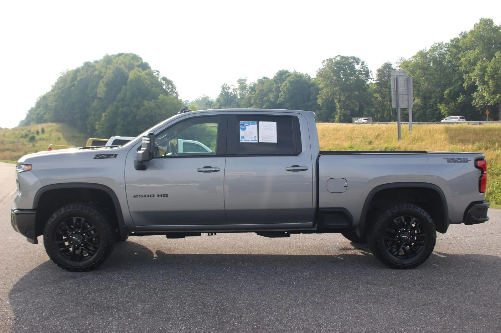Used 2025 Sterling Gray Metallic Chevrolet LT image 4