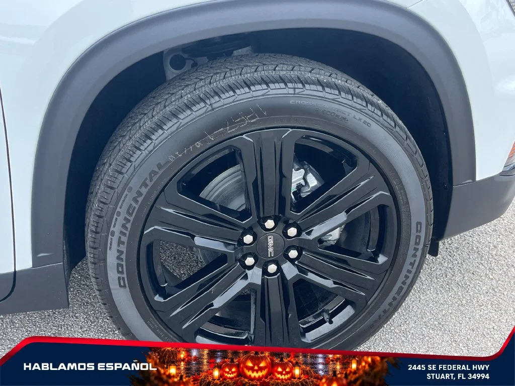 New 2026 Summit White GMC Elevation image 22