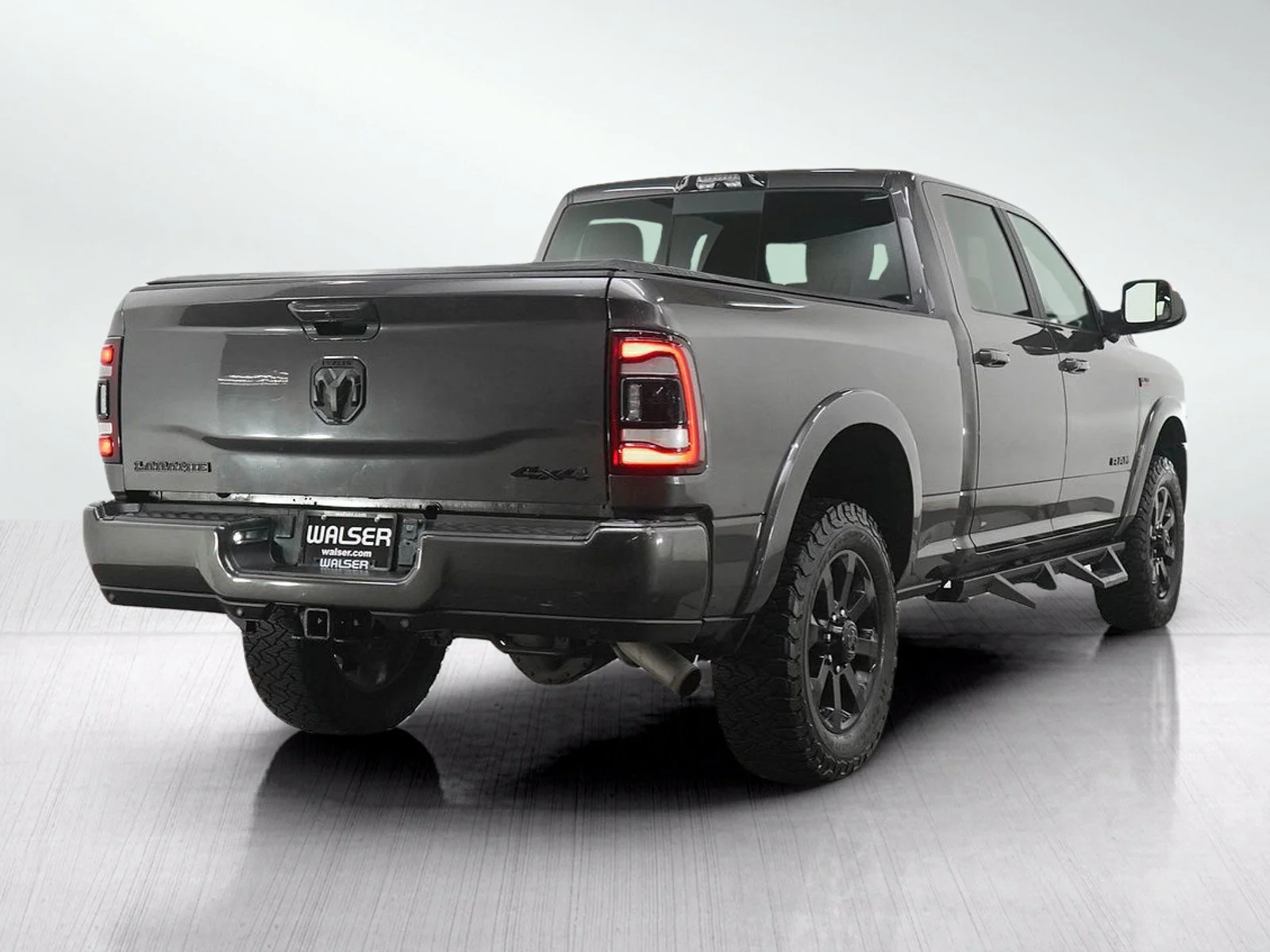 Used 2022 Granite Crystal Metallic Clearcoat Ram Laramie image 5