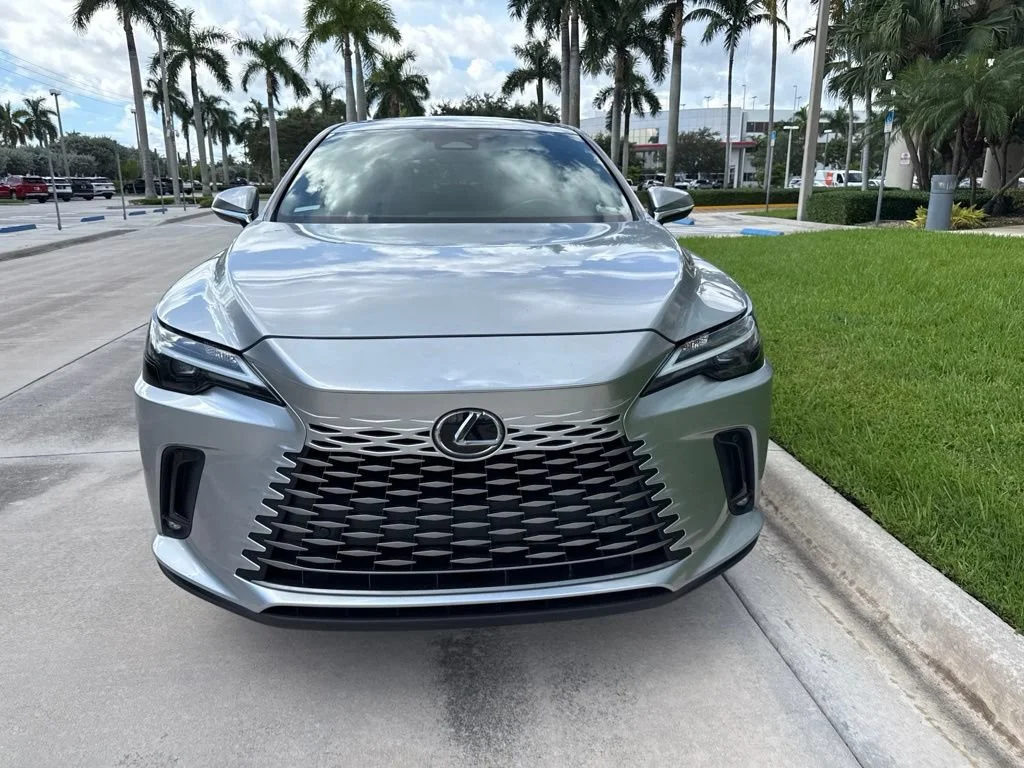 Used 2024 Silver Lexus  image 4