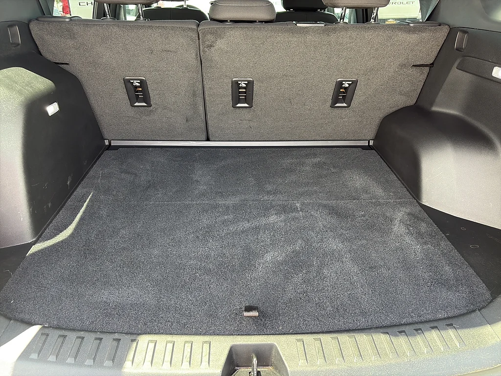 Used 2025 Mosaic Black Metallic Chevrolet  image 18