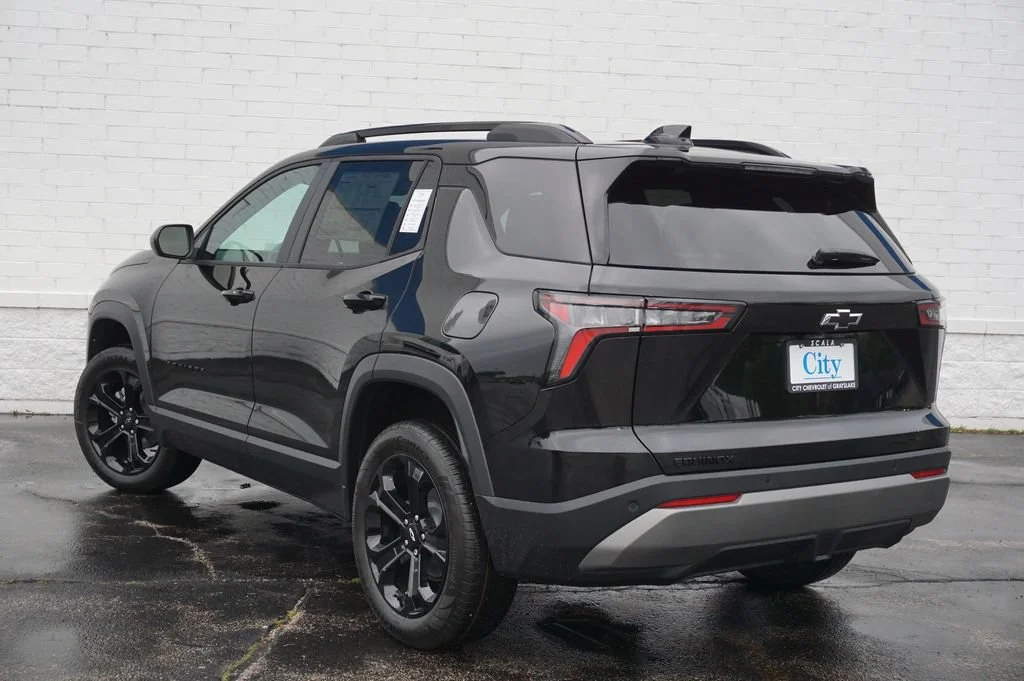 2027 Chevrolet Equinox LT - Photo 7