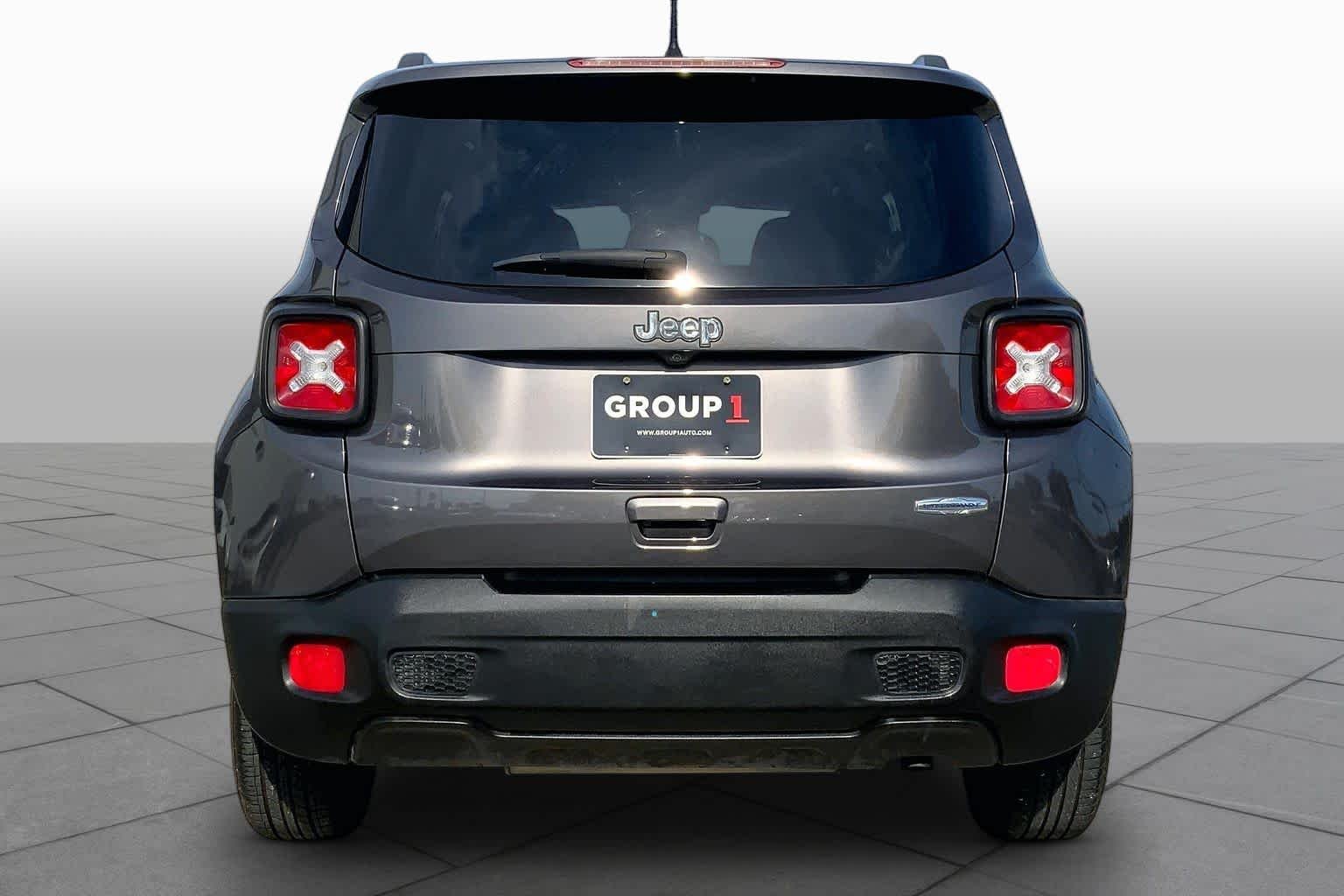 Pre-Owned 2018 Jeep Renegade Latitude