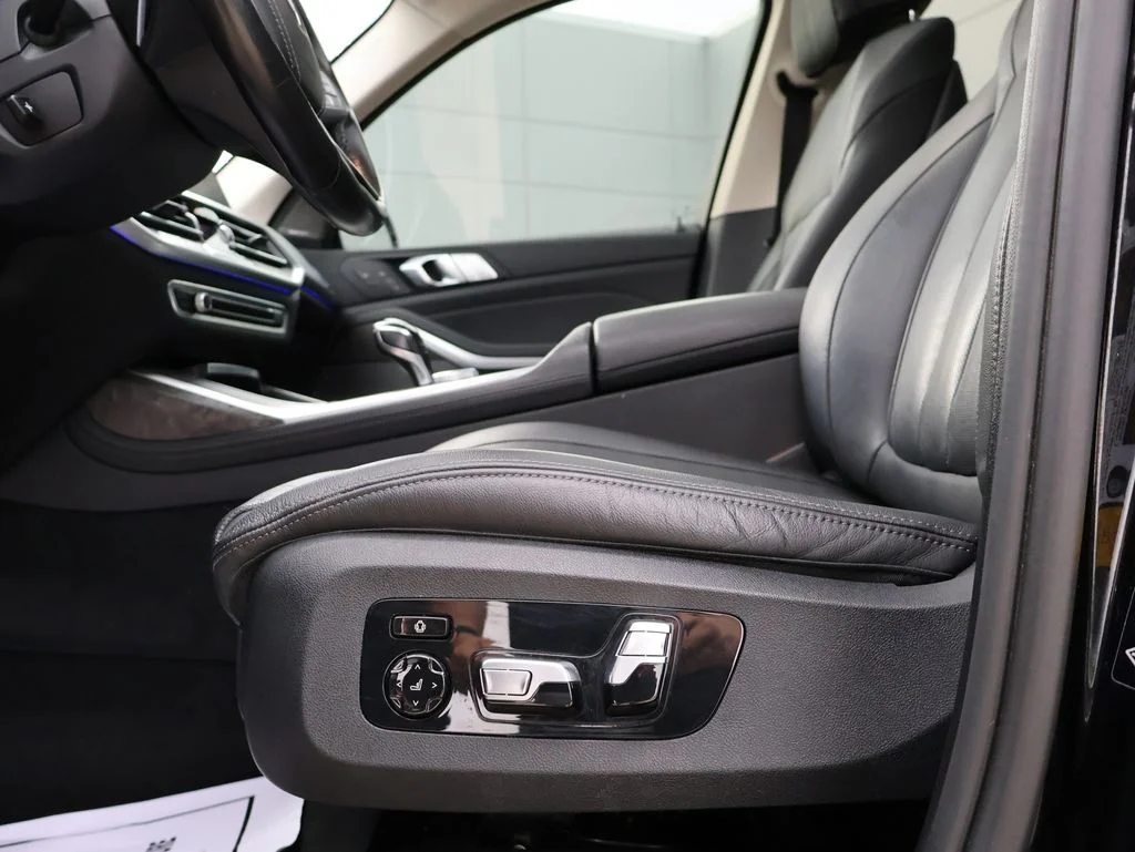 Used 2021 Black BMW xDrive40i image 63