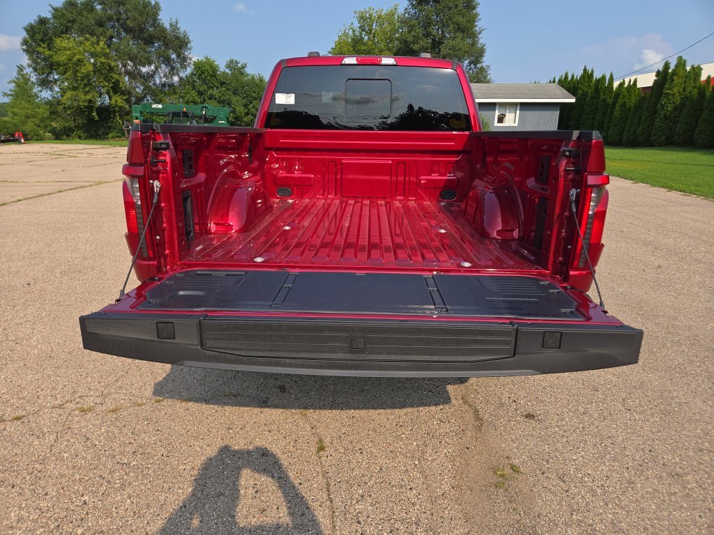 New 2026 Ruby Red Metallic Tinted Clearcoat Ford XLT image 17