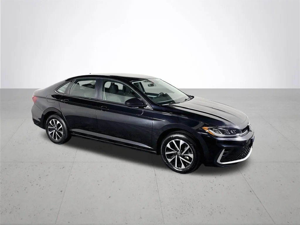 Used 2025 Gray Volkswagen 1.5T S image 4