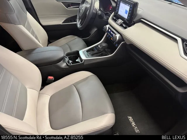 Used 2021 Blue Toyota XLE Premium image 12
