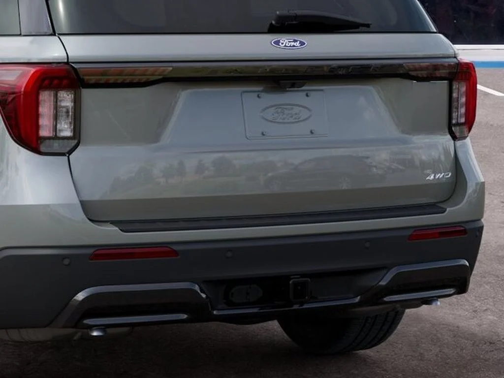 New 2027 Avalanche Gray Ford ST-Line image 25