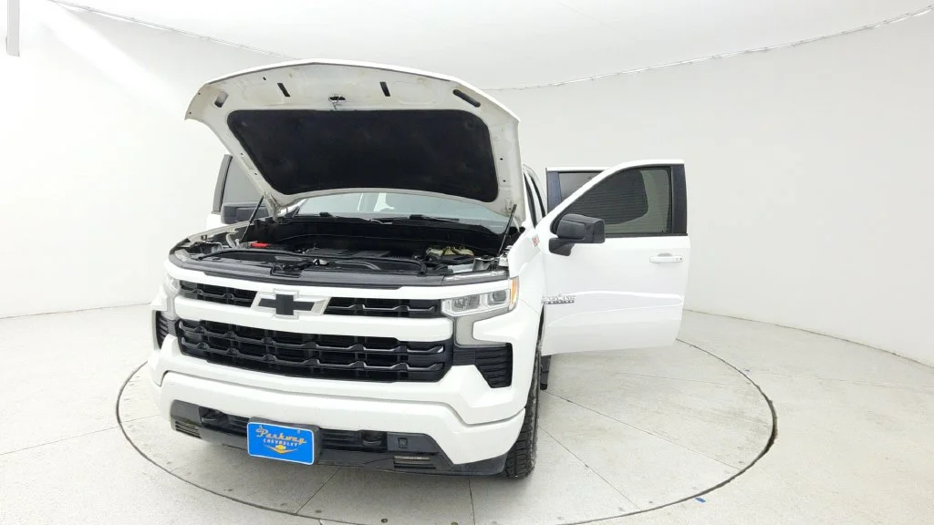 Used 2022 SUMMIT WHITE Chevrolet RST image 10
