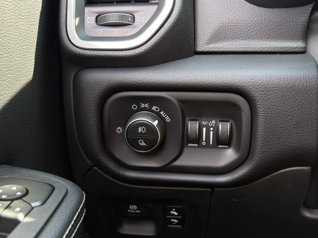 New 2026 Bright White Clear-Coat Exterior Paint RAM Laramie image 26
