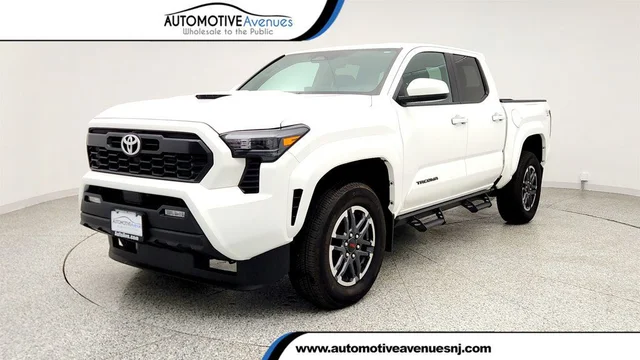 2024 Toyota Tacoma 4WD TRD Sport Double Cab 5' Bed Automatic w/ Premium Audio
